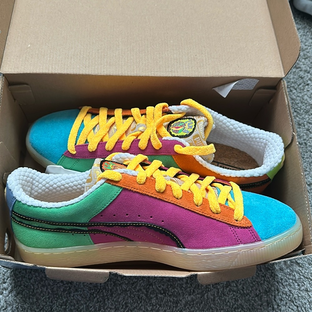 Puma Suede Classix OOS
Size 11.5